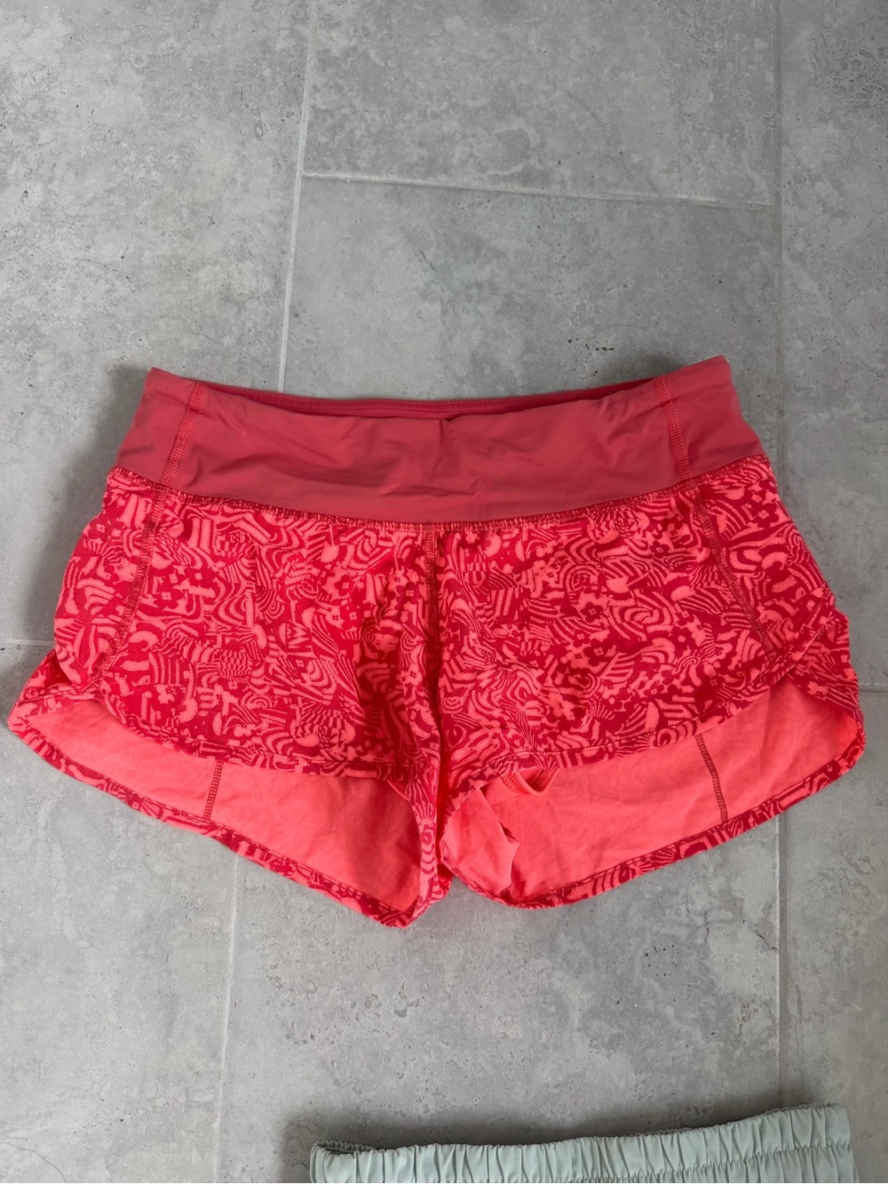 lululemon athletica seawheeze speed shorts 4 no liner